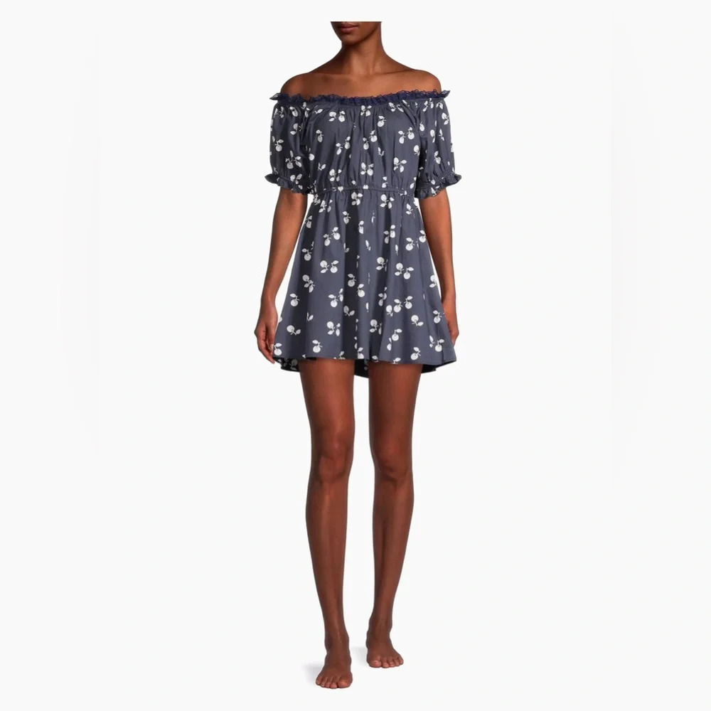 Morgan Lane
Ava Off-The-Shoulder Nightgown
Bin 9